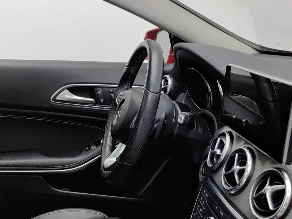 Mercedes-Benz GLA — миниатюра 22