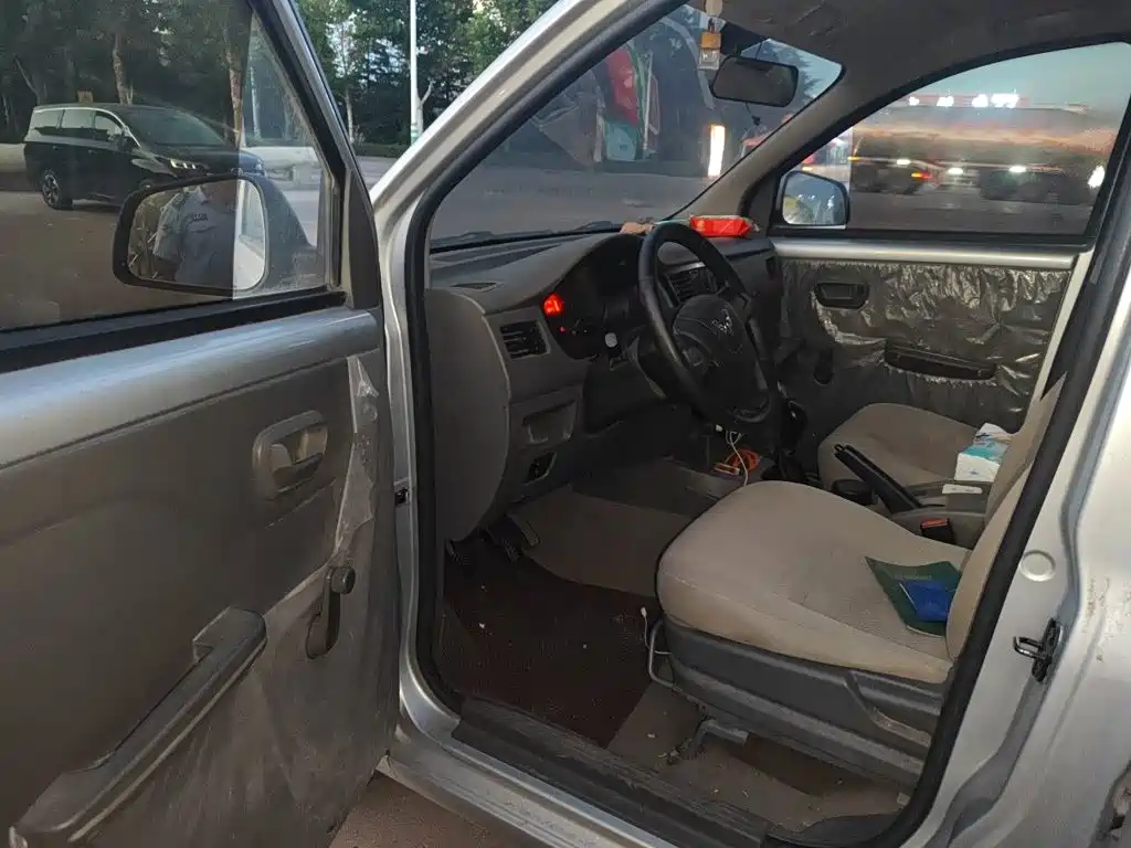 Wuling Rongguang V — миниатюра 17