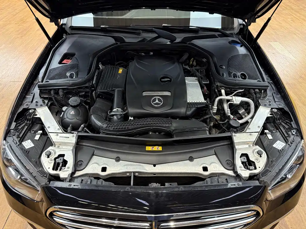 Mercedes-Benz E-Class — миниатюра 34