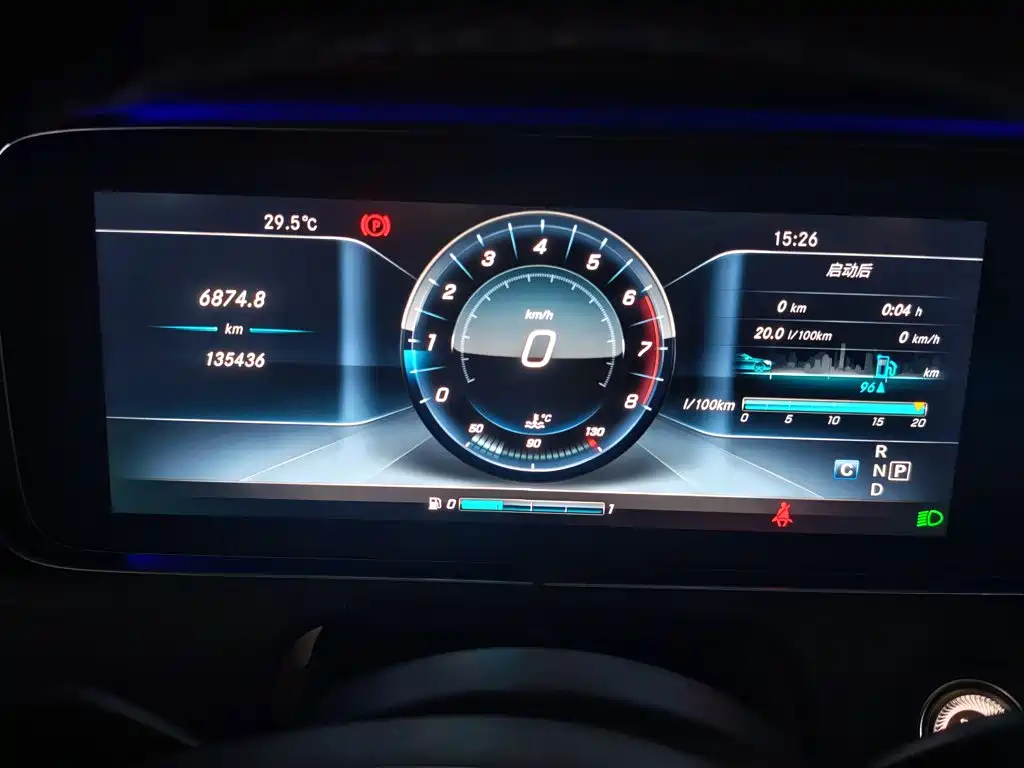 Mercedes-Benz E-Class — миниатюра 12