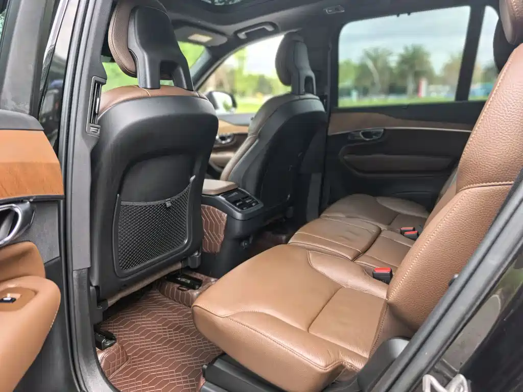 Volvo XC90 2021 B6 Luxury 7 мест