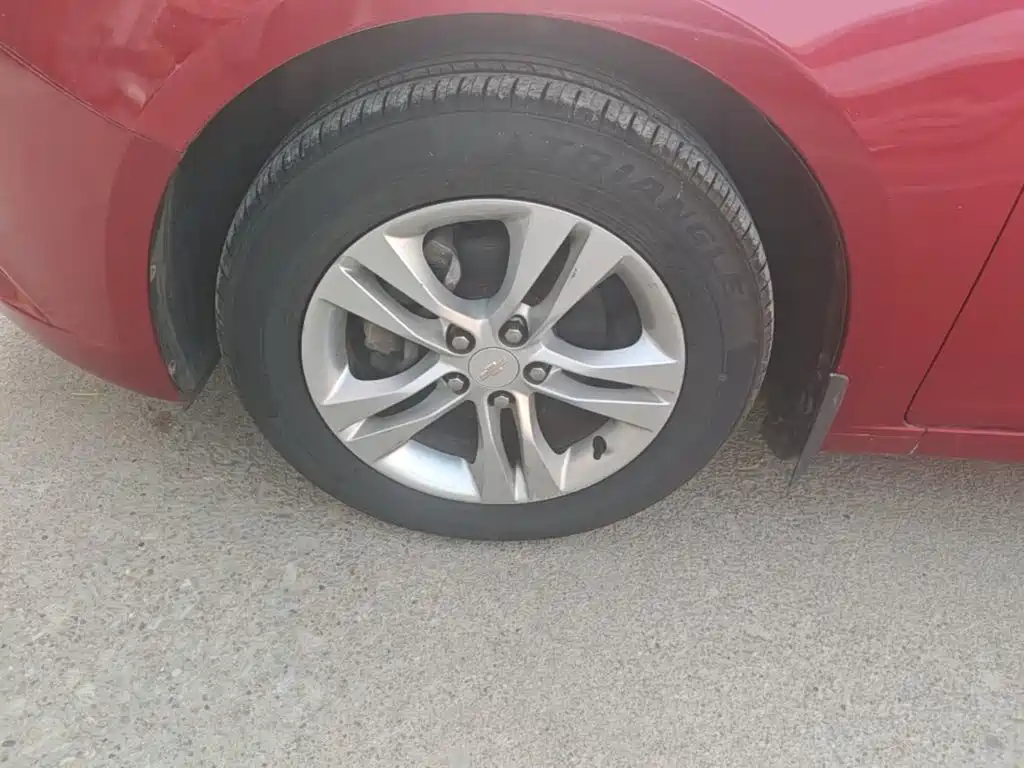 Chevrolet Cruze — миниатюра 23