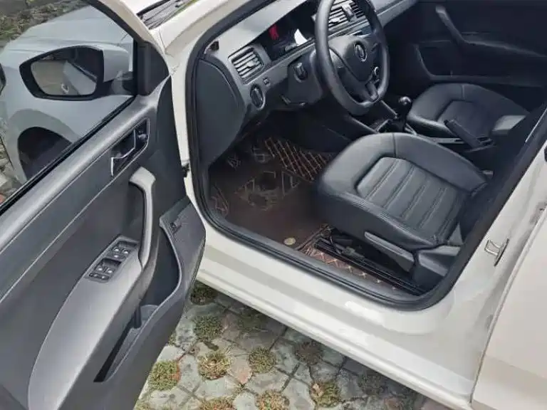Volkswagen Santana — миниатюра 7