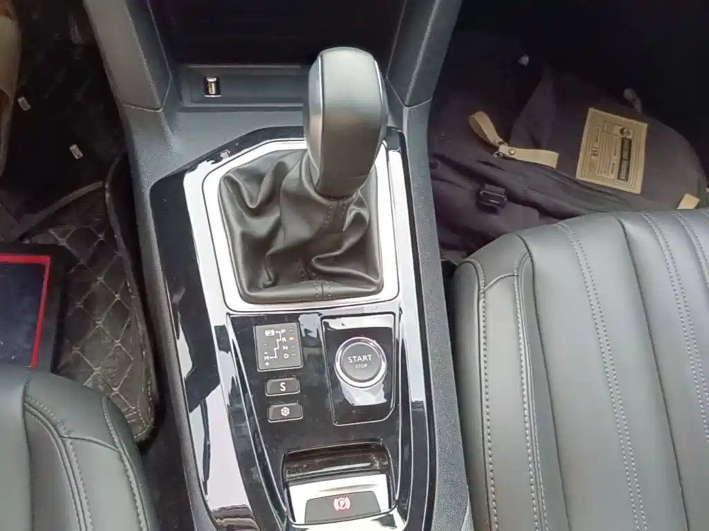 Peugeot 408 — миниатюра 14