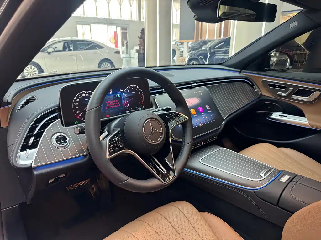 MERCEDES-BENZ E CLASS