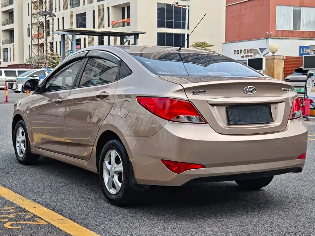 Hyundai Verna — миниатюра 7