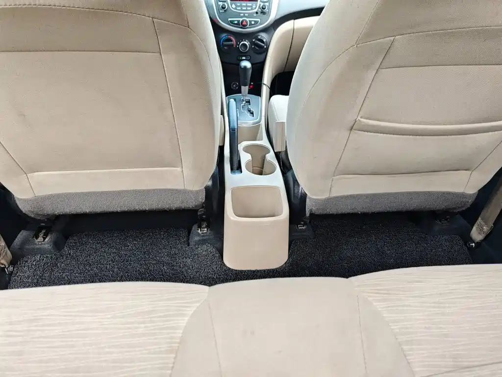 Hyundai Verna — миниатюра 24