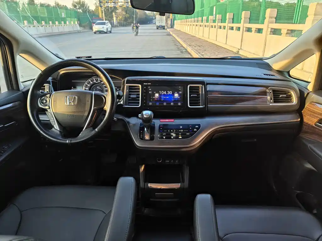 Honda Elysion — миниатюра 13