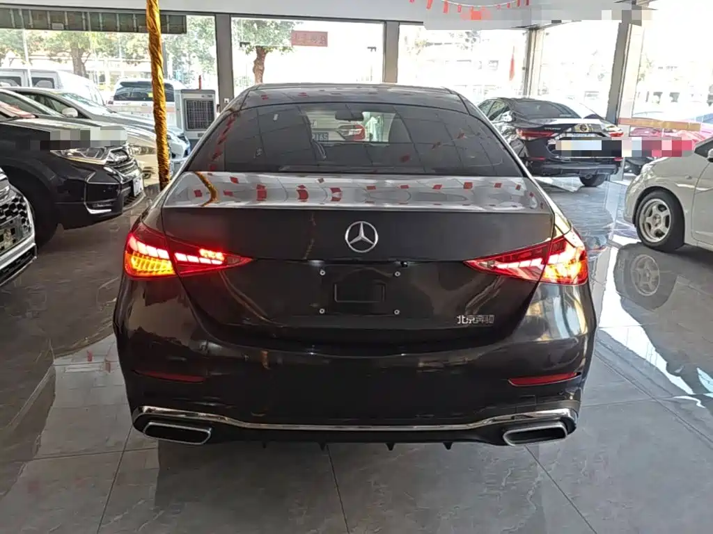Mercedes-Benz C-Class — миниатюра 6