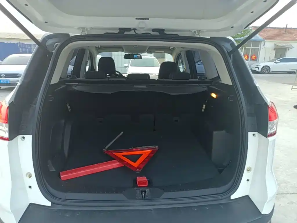 Ford Kuga — миниатюра 19