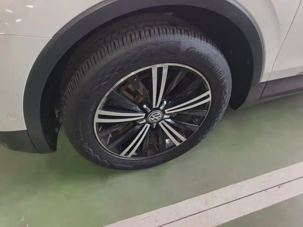 Volkswagen Tiguan L — миниатюра 23
