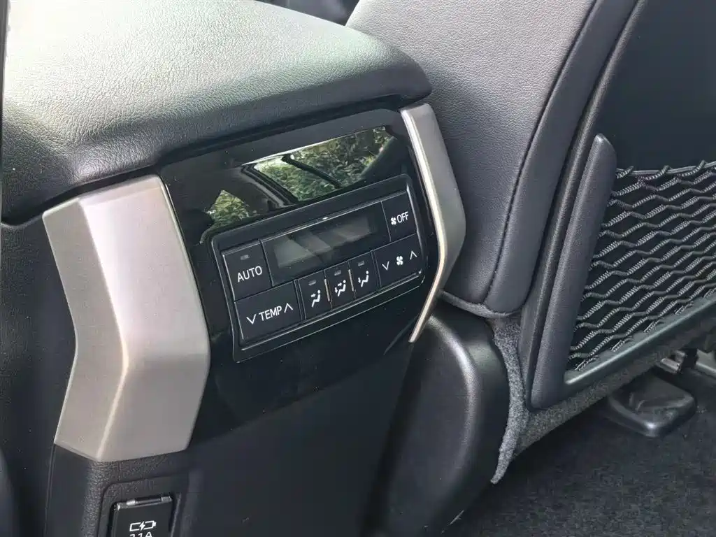 Toyota Land Cruiser Prado 2023 4.0L AT