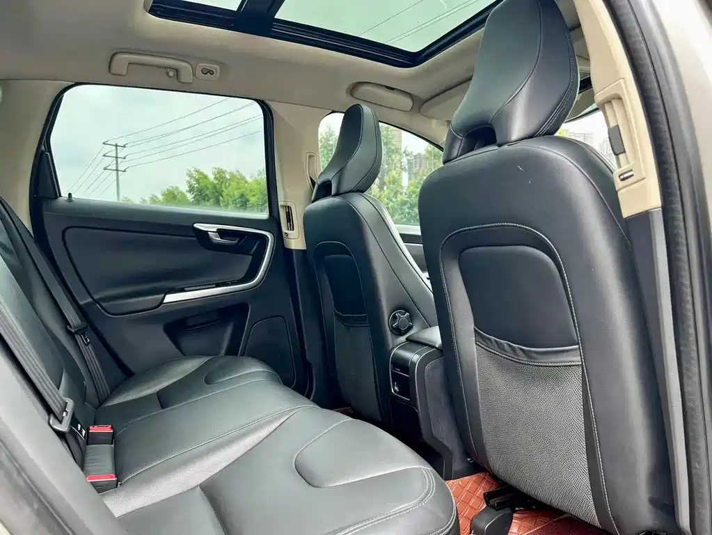 Volvo XC60 (Import) — миниатюра 16