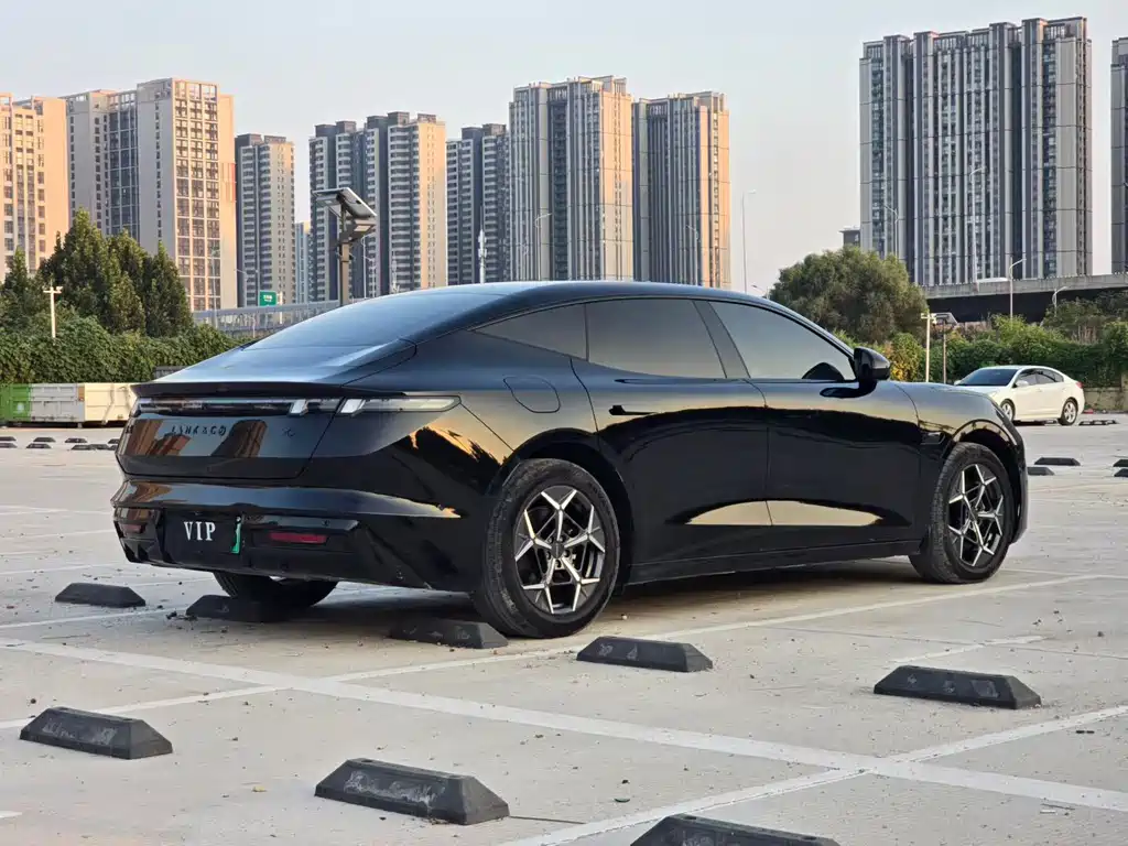 Lynk & Co 10 — миниатюра 7