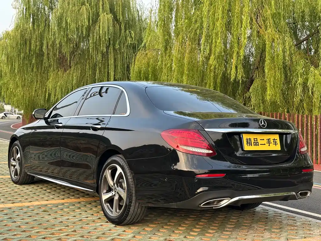 Mercedes-Benz E-Class — миниатюра 16