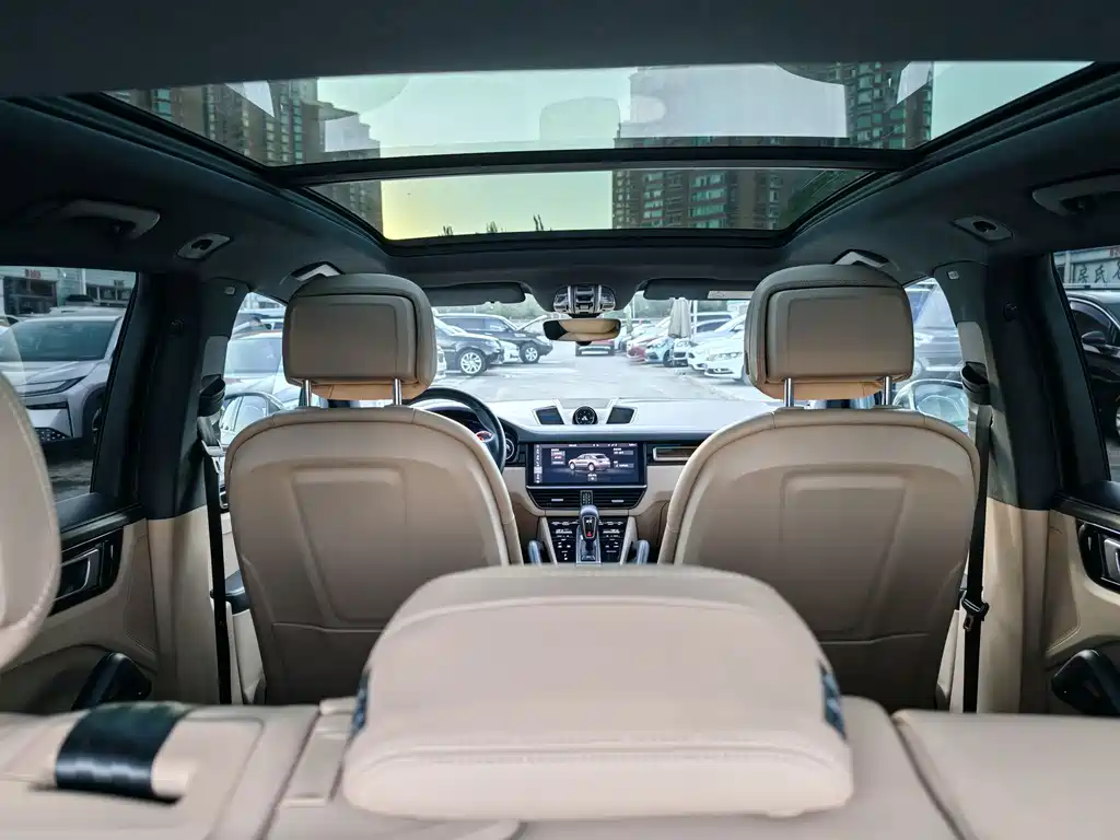 Porsche Cayenne — миниатюра 18
