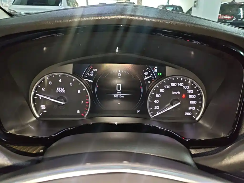 Cadillac XT5 — миниатюра 12