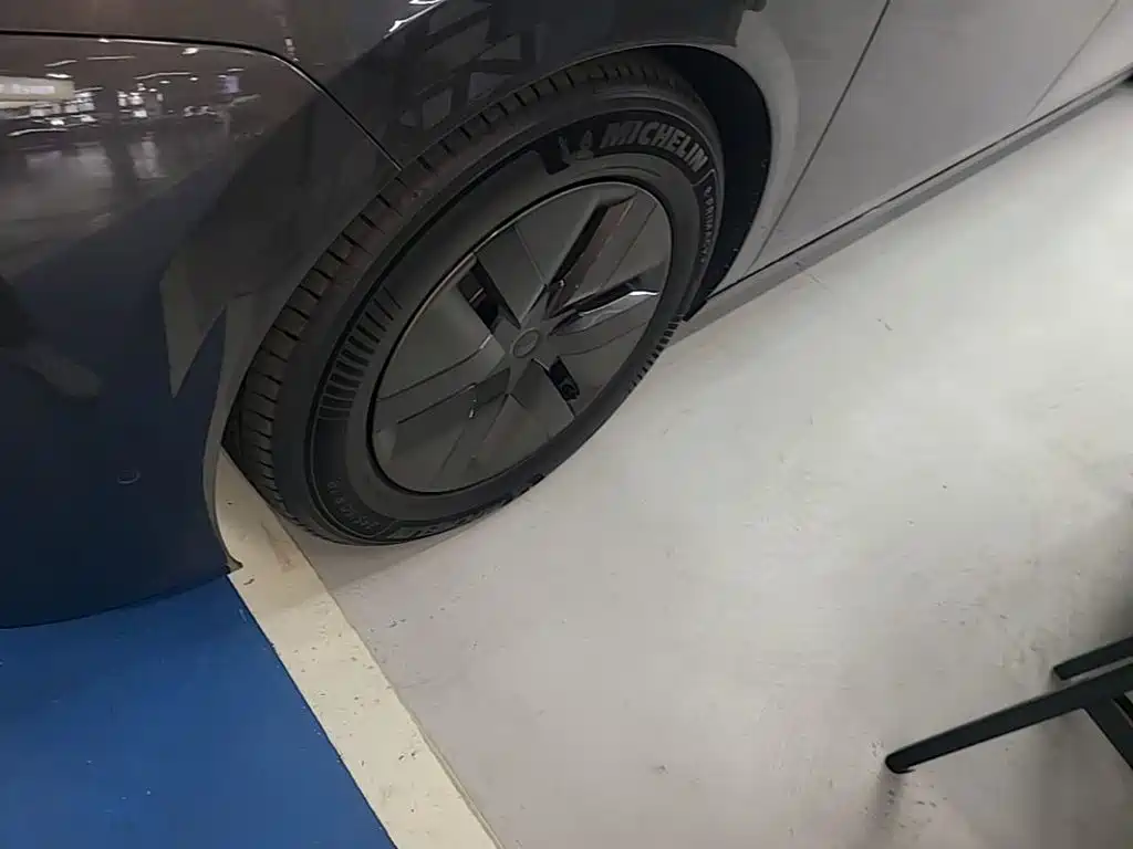 Li Auto Li MEGA — миниатюра 23