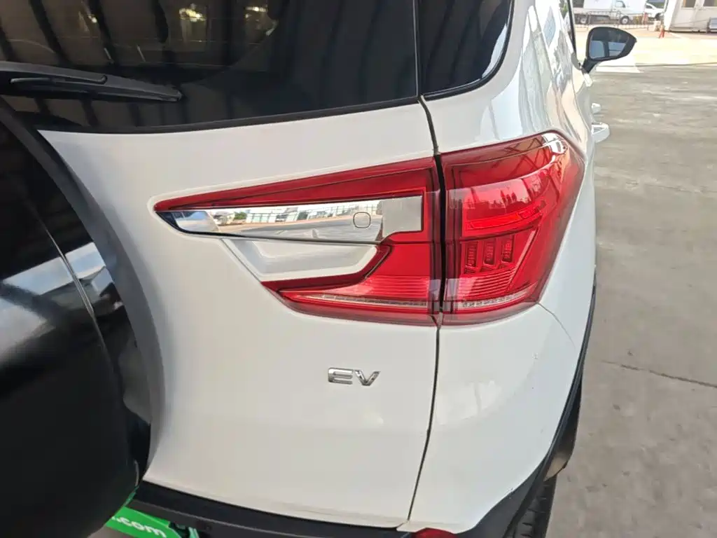 BYD Yuan EV — миниатюра 8
