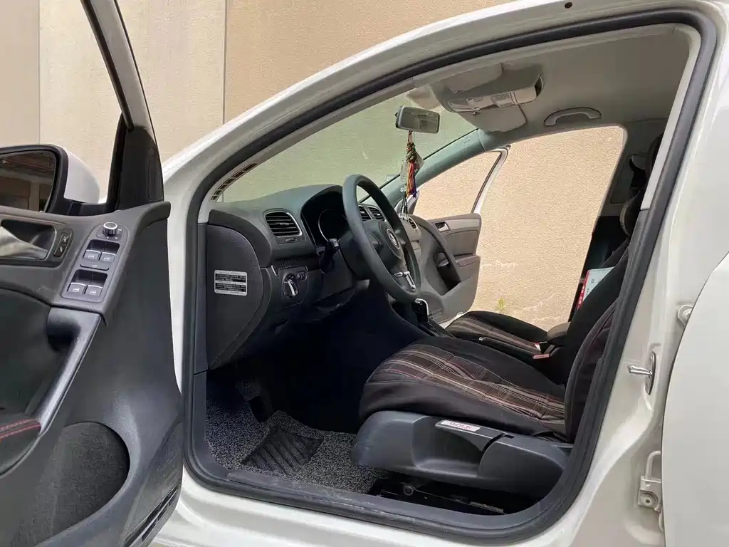 Volkswagen Golf — миниатюра 5