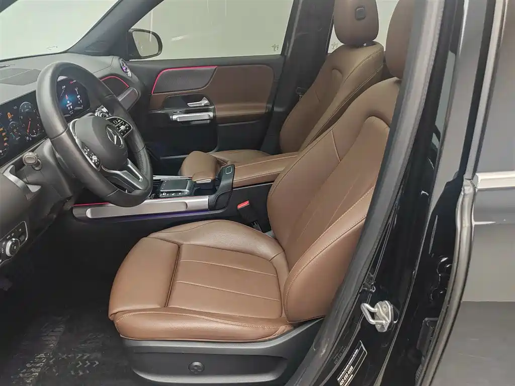 Mercedes-Benz GLB — миниатюра 9