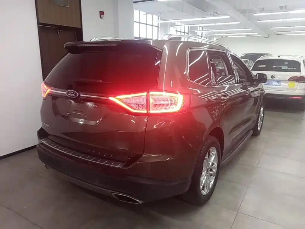Ford Edge — миниатюра 7