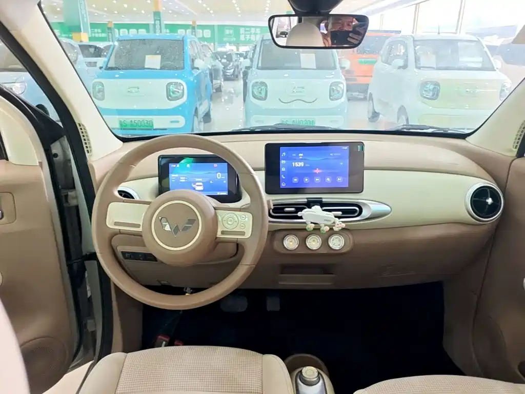 Wuling MINIEV — миниатюра 10