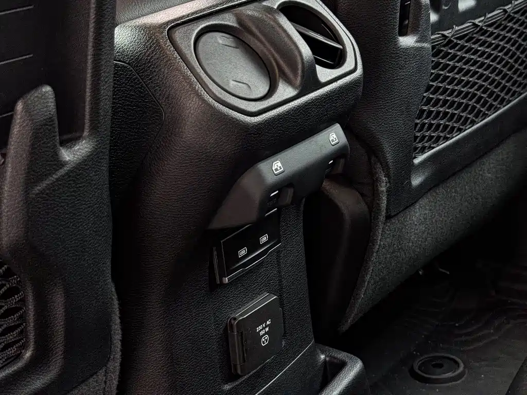 Jeep Wrangler PHEV — миниатюра 15