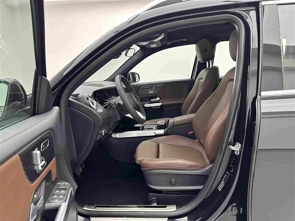 Mercedes-Benz GLB — миниатюра 17