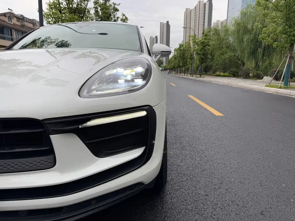 Porsche Macan — миниатюра 8