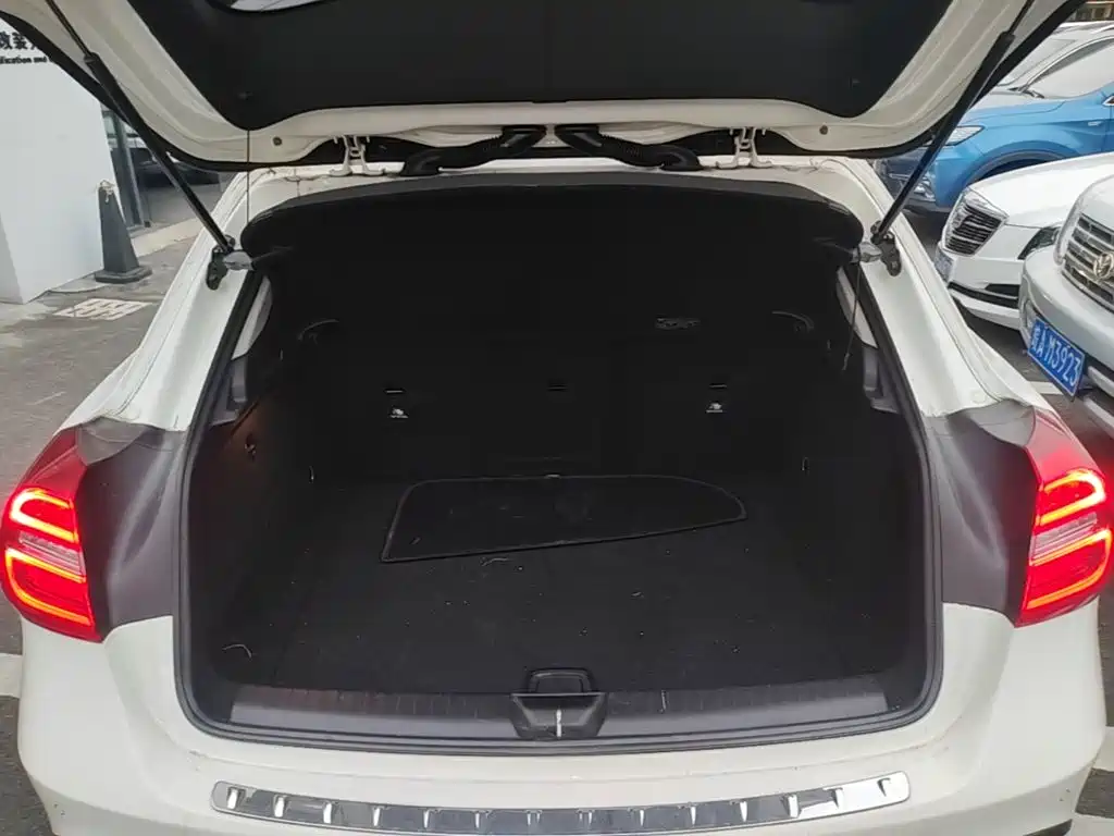 Mercedes-Benz GLA — миниатюра 19
