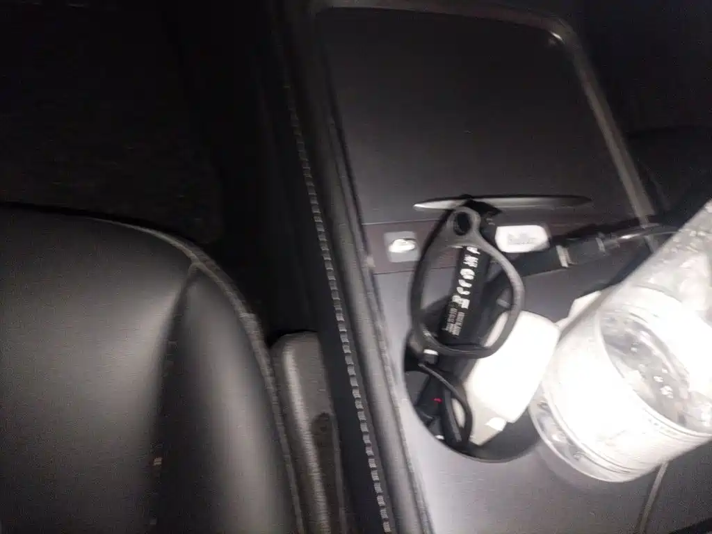 Tesla Model 3 — миниатюра 9