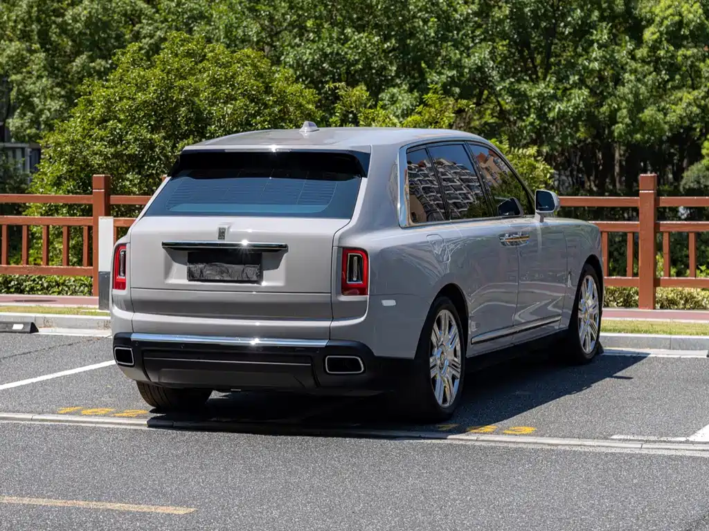 Rolls-Royce Cullinan — миниатюра 4