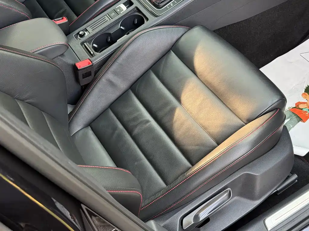 Volkswagen Golf GTI — миниатюра 34