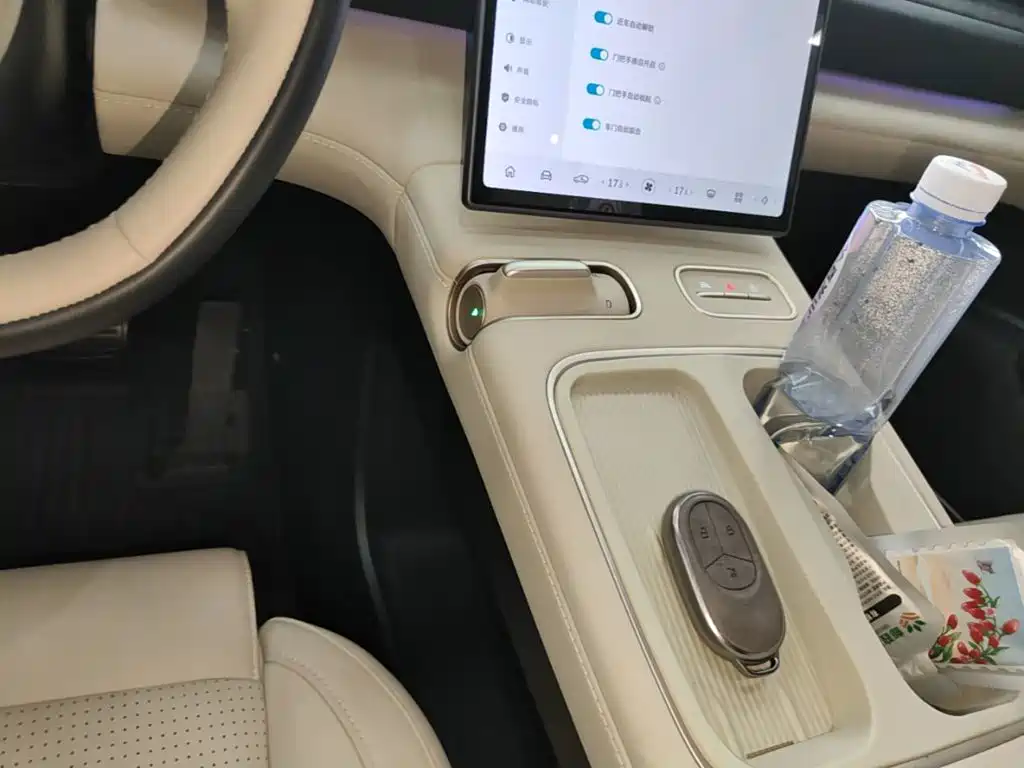 NIO ES6 — миниатюра 14