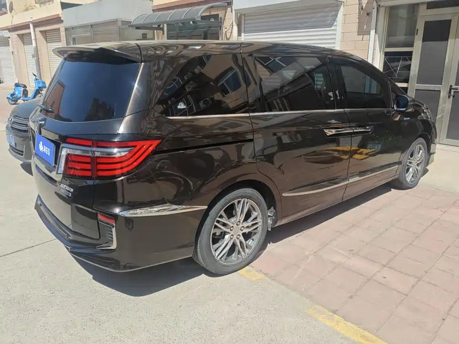Honda Elysion — миниатюра 3