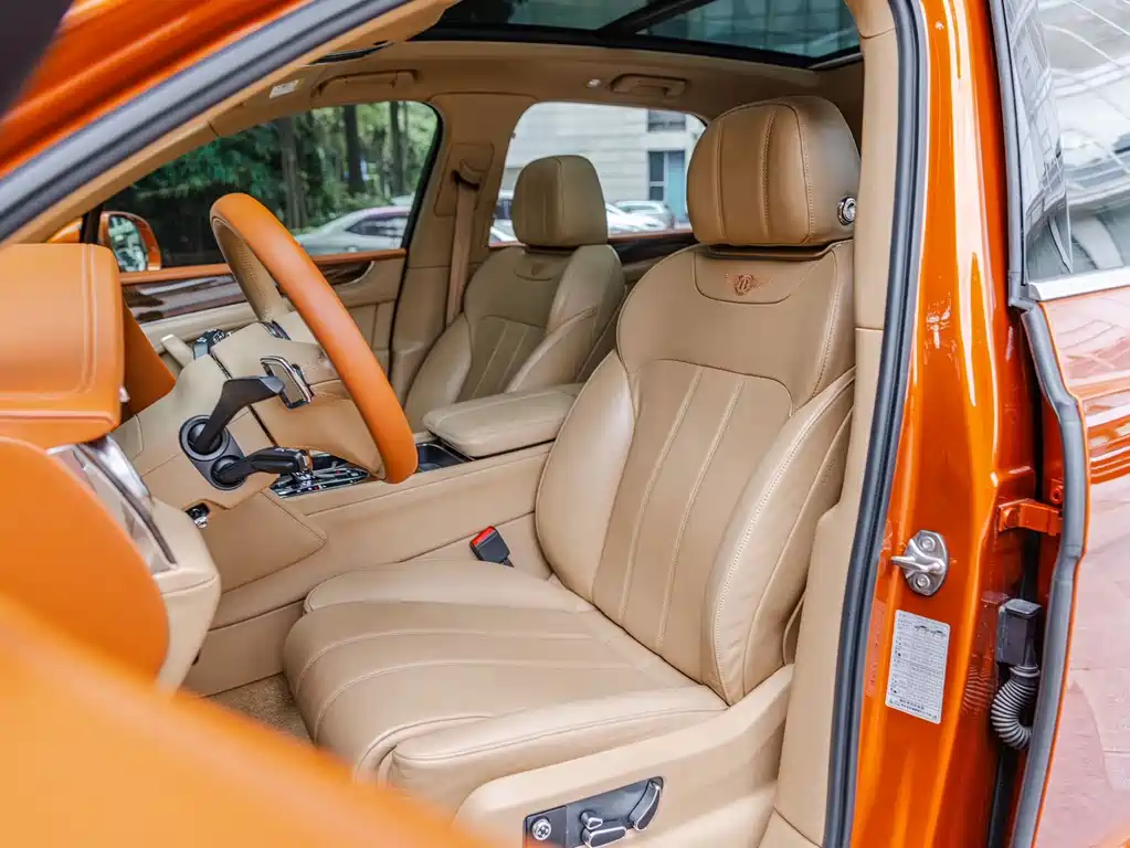 Bentley Bentayga — миниатюра 12