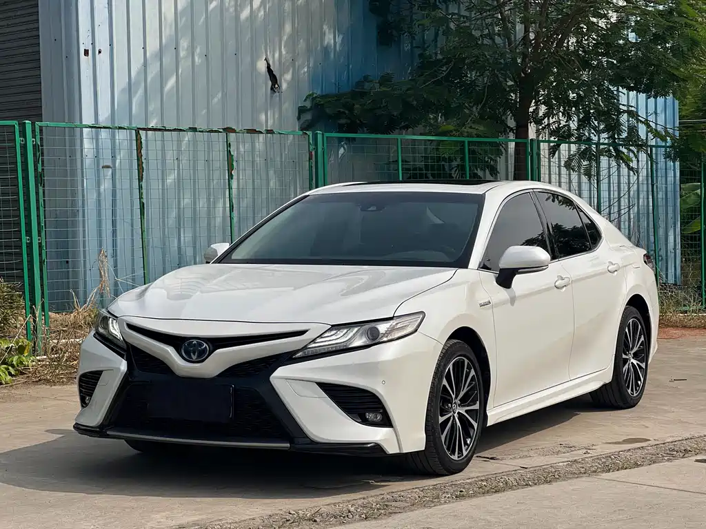 Toyota Camry 2019 2.5HS