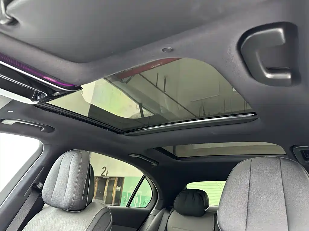 Mercedes-Benz C-Class — миниатюра 13