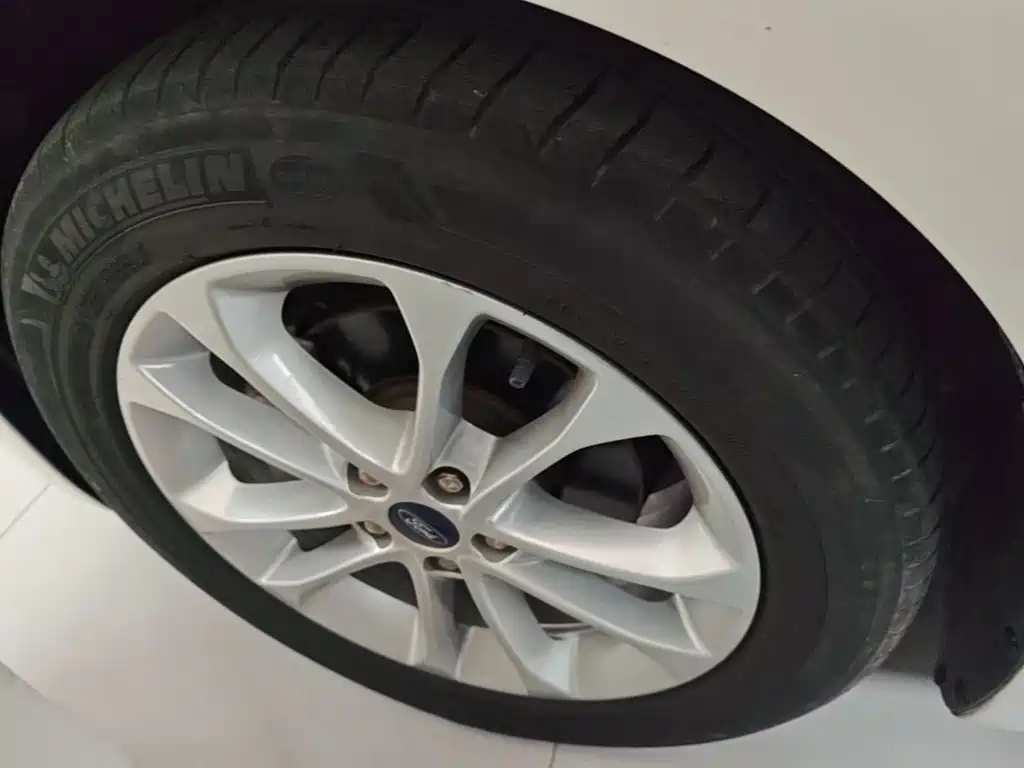 Ford Mondeo — миниатюра 23