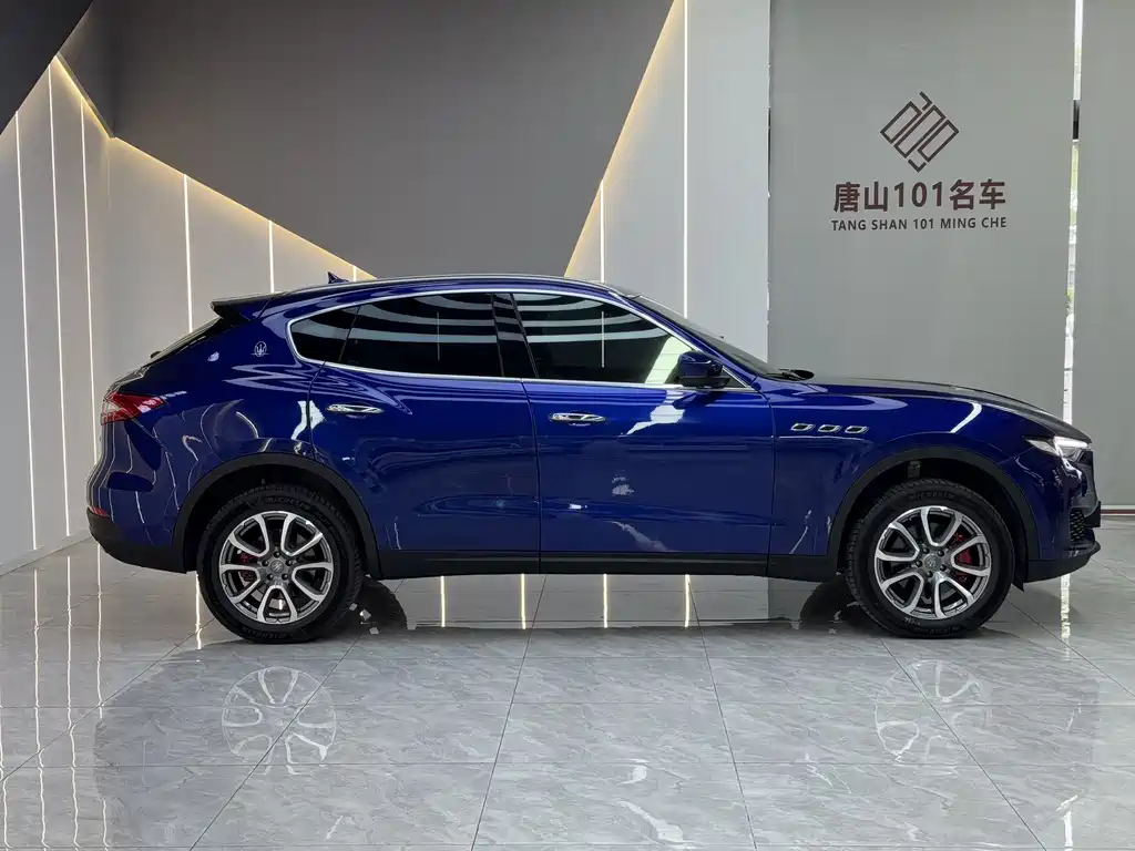 Maserati Levante - фото 6