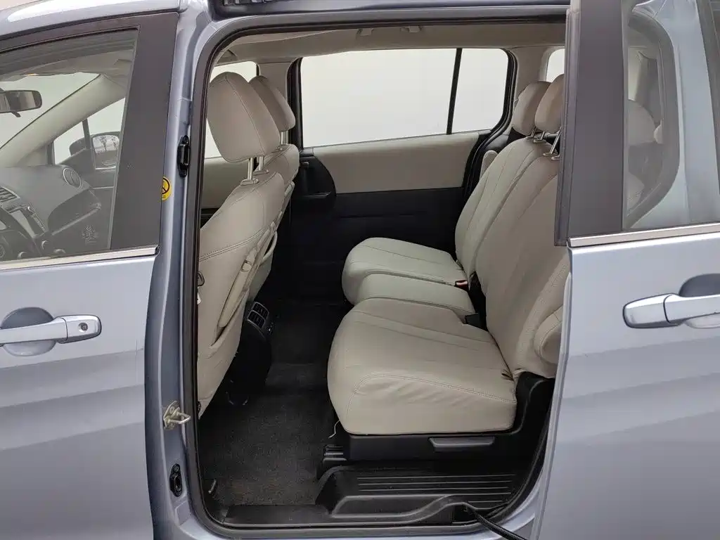 Mazda 5 — миниатюра 15
