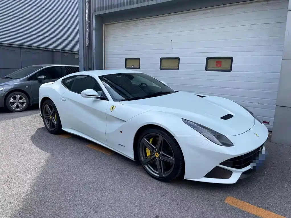 Ferrari F12berlinetta — миниатюра 2