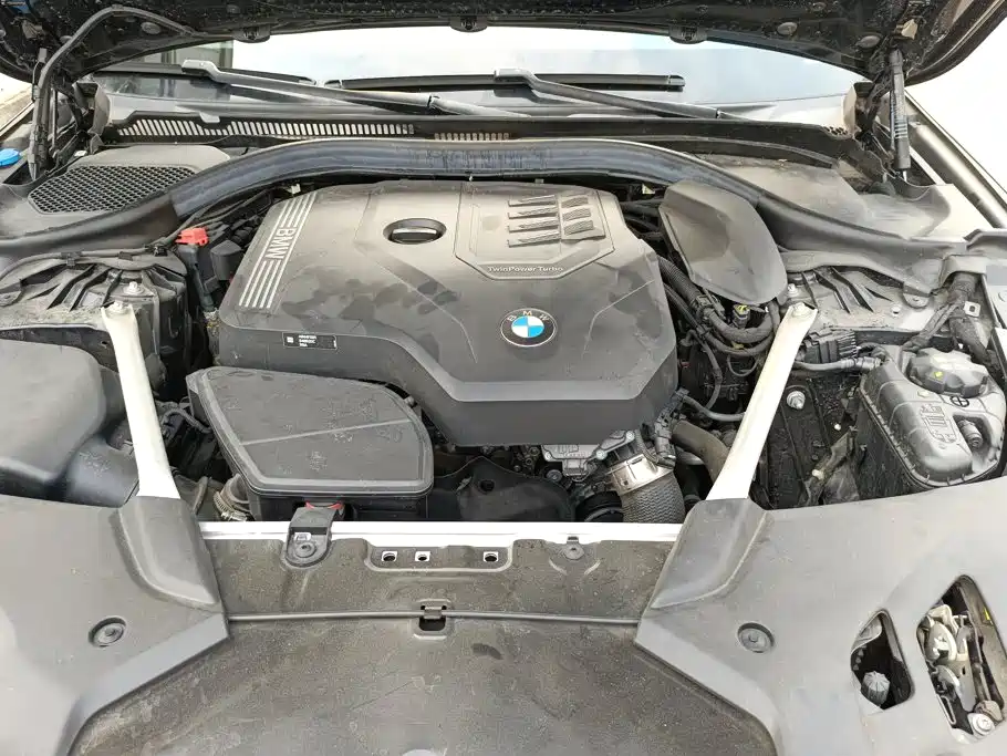 BMW 5 Series — миниатюра 10