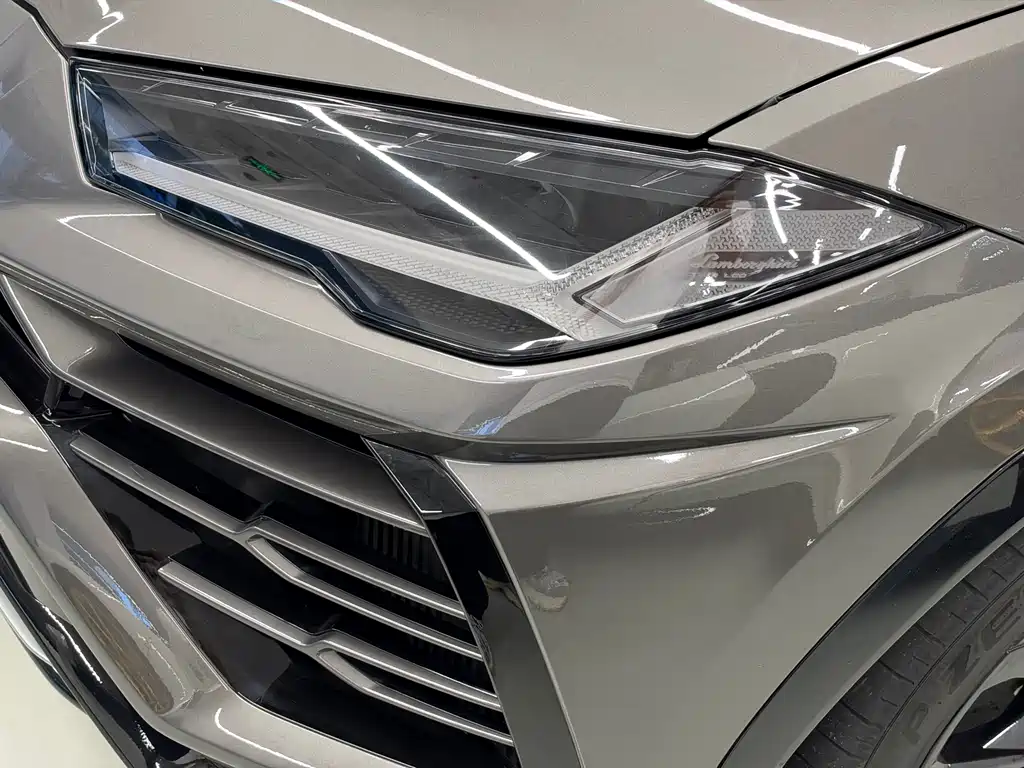 Lamborghini Urus — миниатюра 19