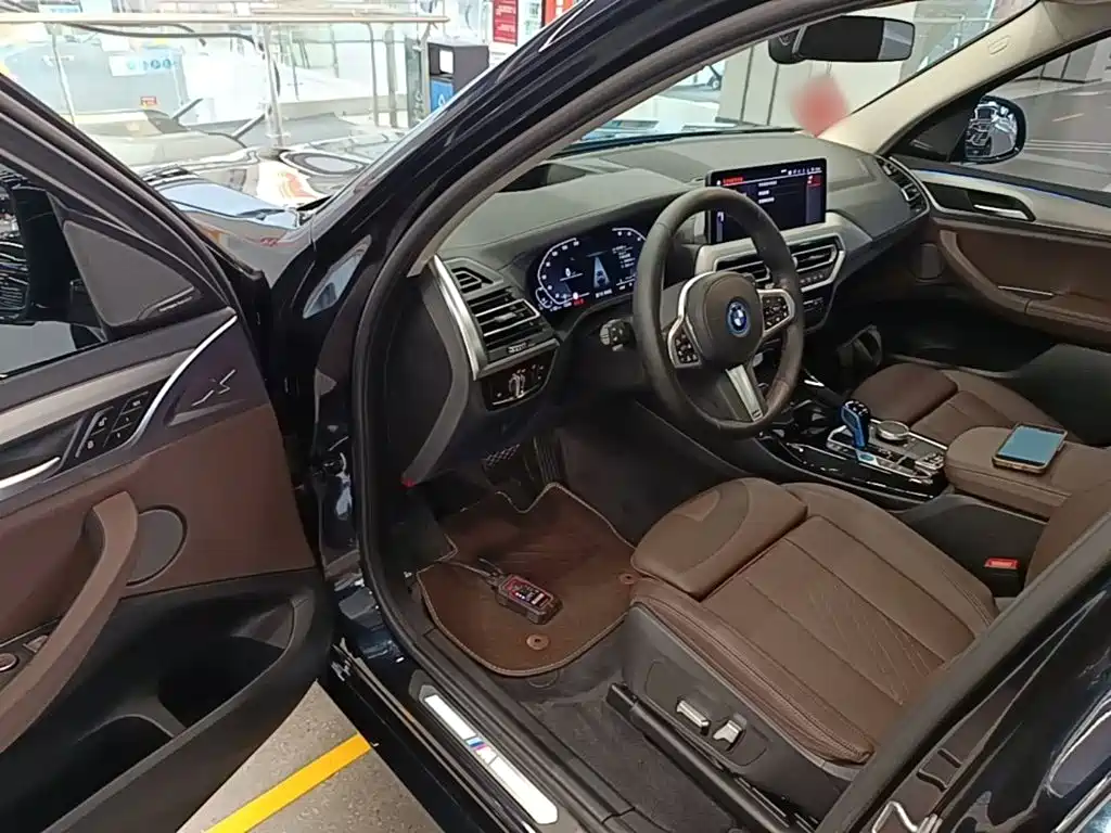 BMW iX3 — миниатюра 16