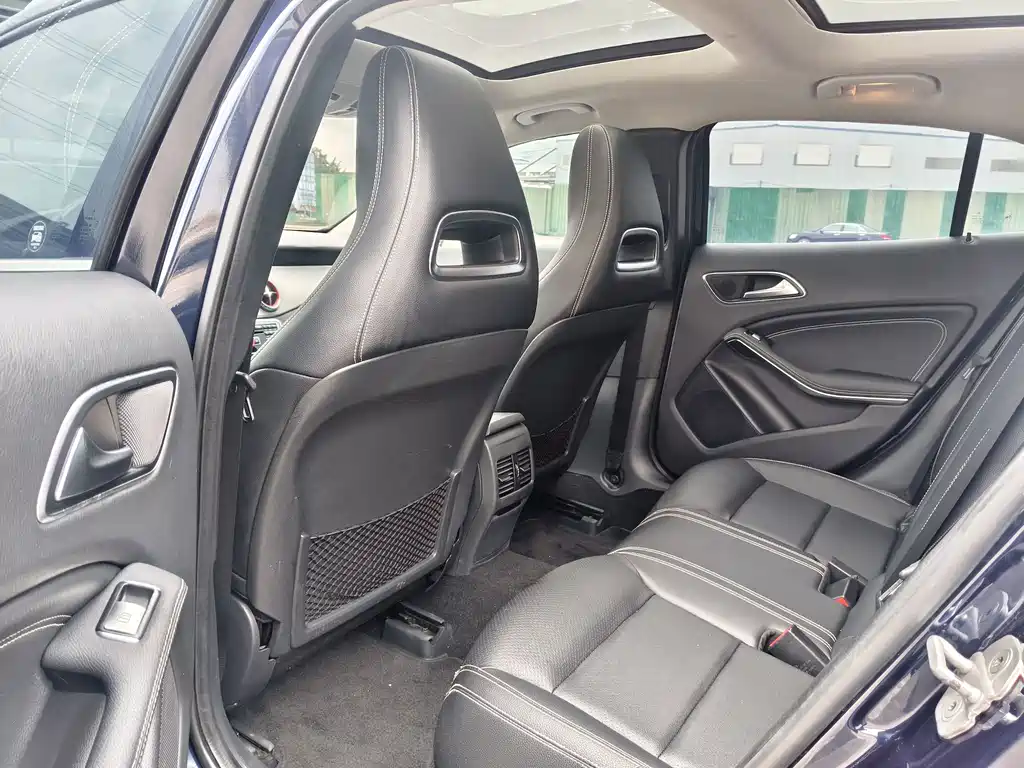 Mercedes-Benz GLA — миниатюра 10