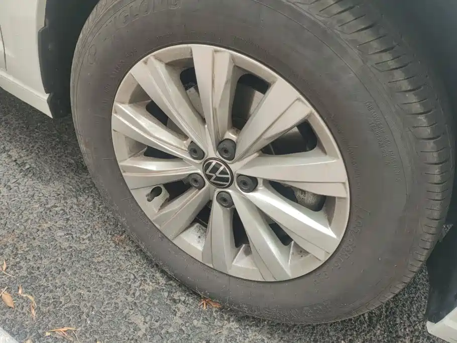 Volkswagen Lavida — миниатюра 6