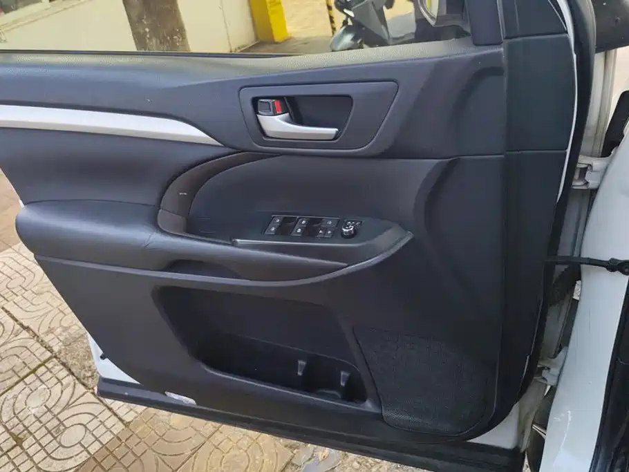 Toyota Highlander — миниатюра 7