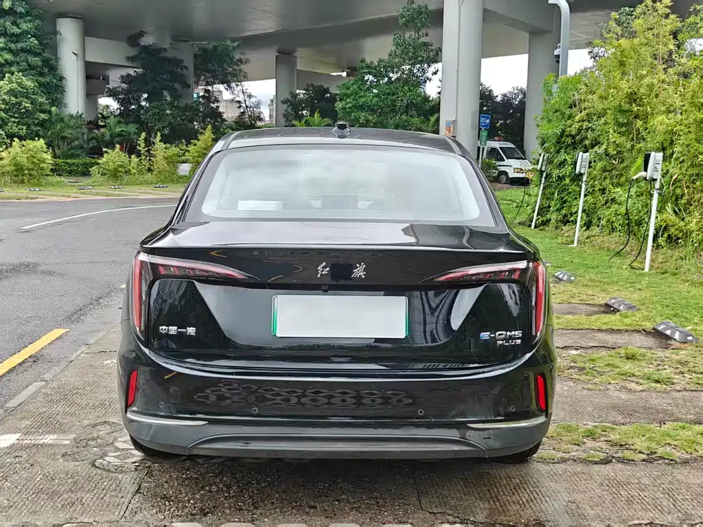 Hongqi E-QM5 2025 610km PLUS